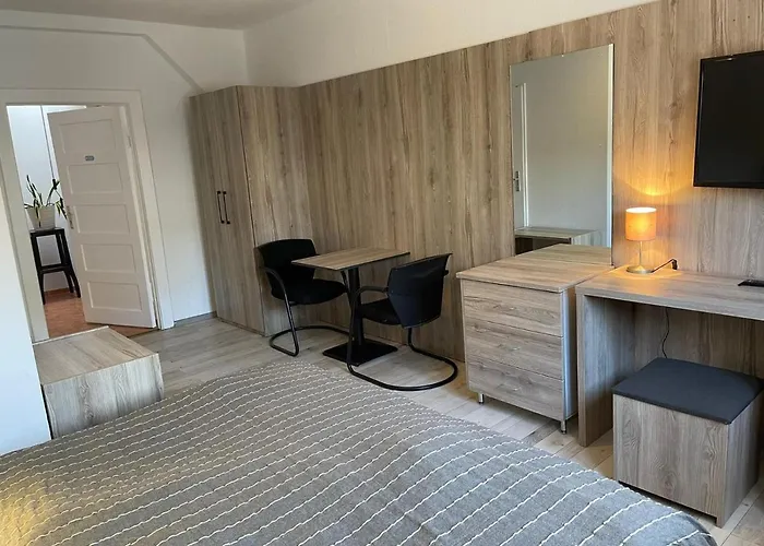 Der Kretaner بيت ضيافة برلين