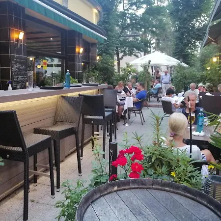 招待所 Der Kretaner